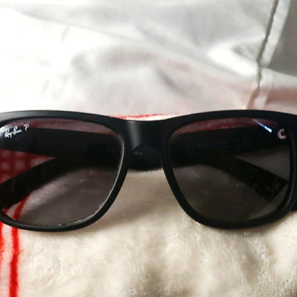 Ray ban